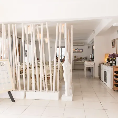Szálloda Paros Bay 4*